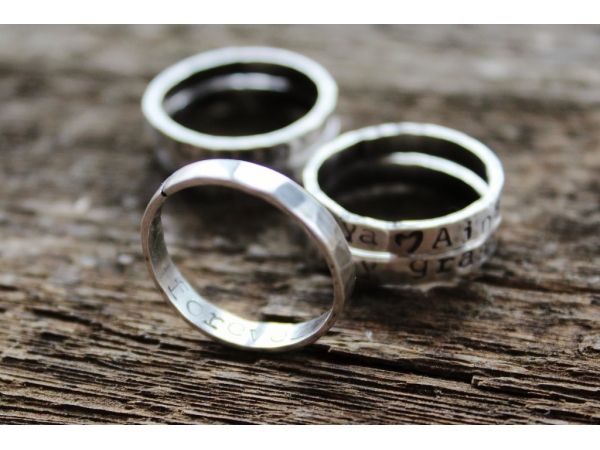 A view of the thickness of the silver ring