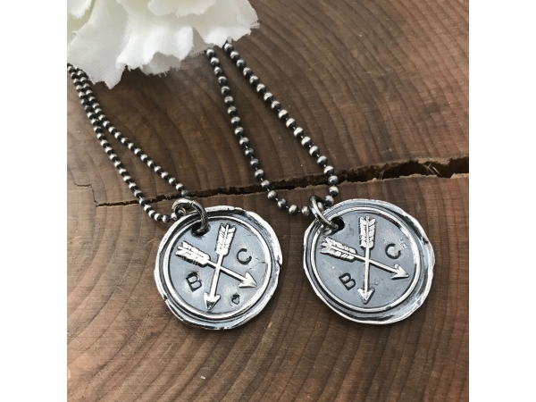 crossed arrows necklace set