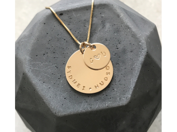 personalized round gold necklace