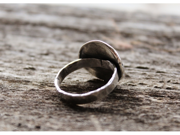 Back and inside view of the wax seal ring