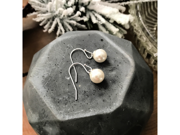 silver and pearl earrings