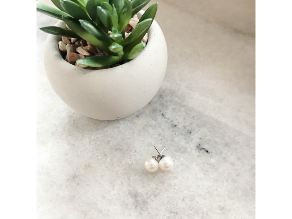 natural white pearl earrings