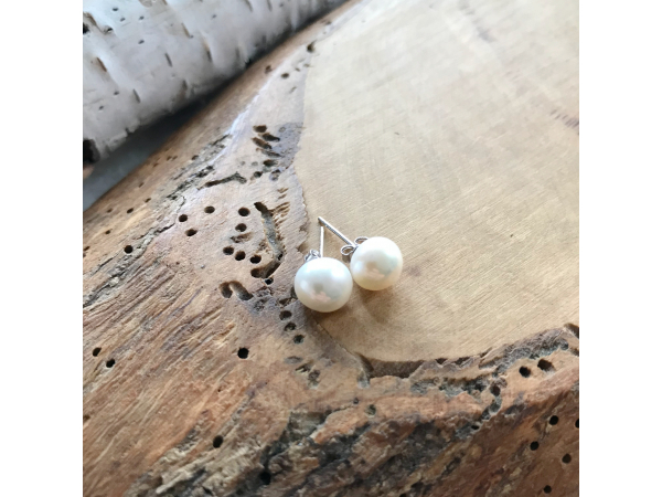 pearl stud earrings