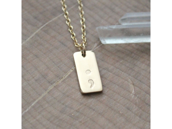 personalized dainty gold necklace