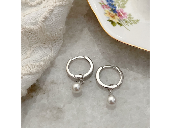 pearl earrings