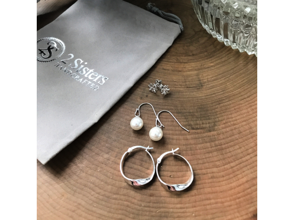 classic earring set