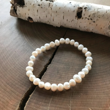 chunky pearl bracelet
