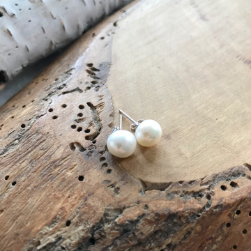 pearl stud earrings