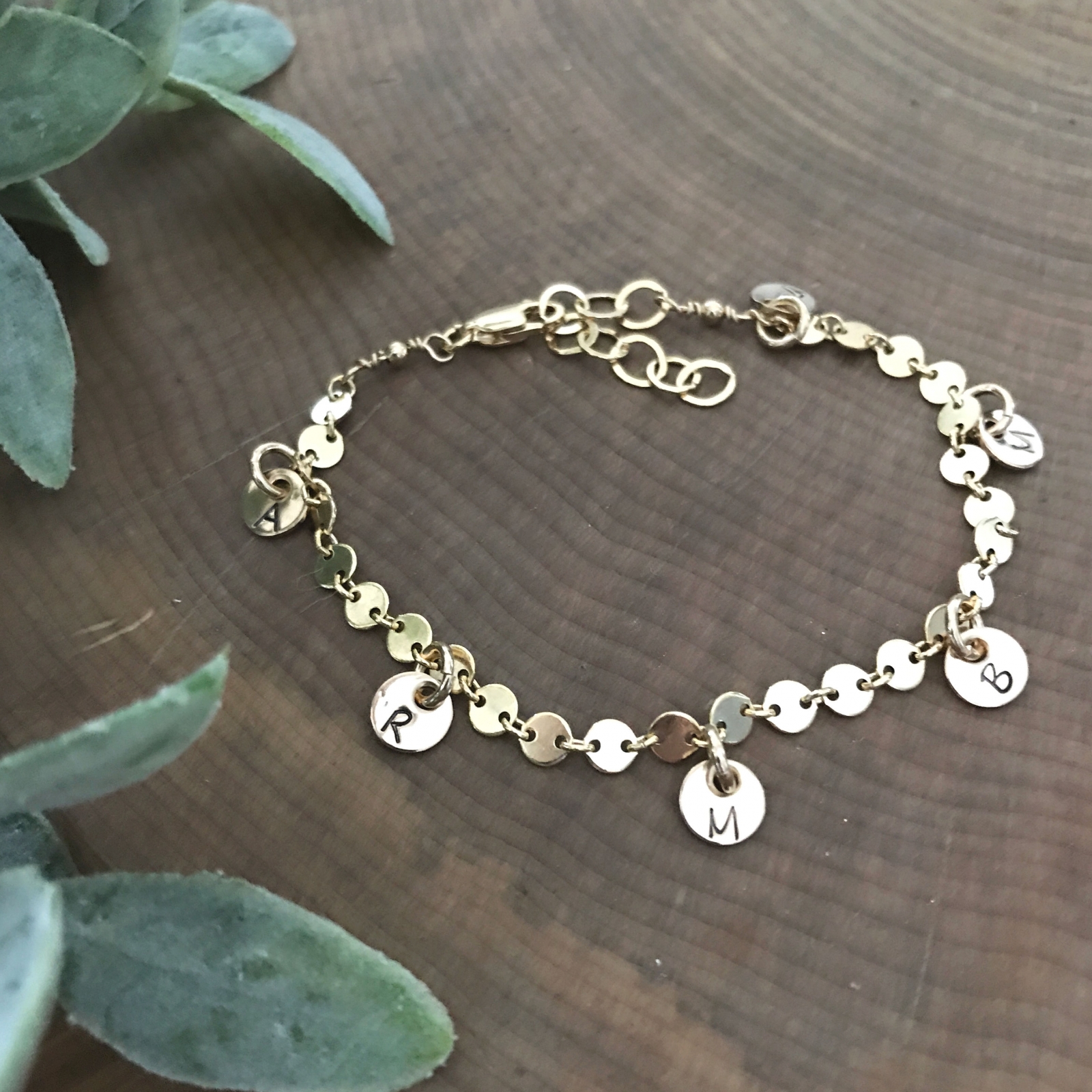 Personalized Gold Initial Charm Bracelet - Az Bracelet | 2 Sisters ...