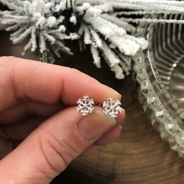 Silver Snowflake Earrings, Snowflake Stud Earrings, Sterling Silver Winter Earrings